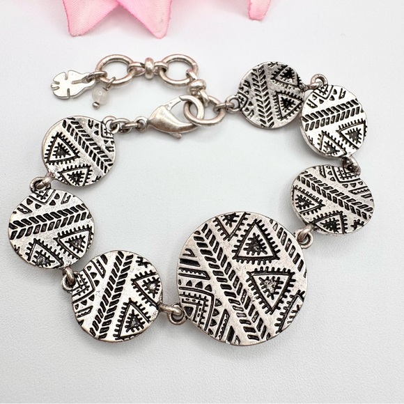 Lucky Brand Aztec Native Tribal Shield Medallion Bracelet Faux Pearl Cabochons - Picture 3 of 8